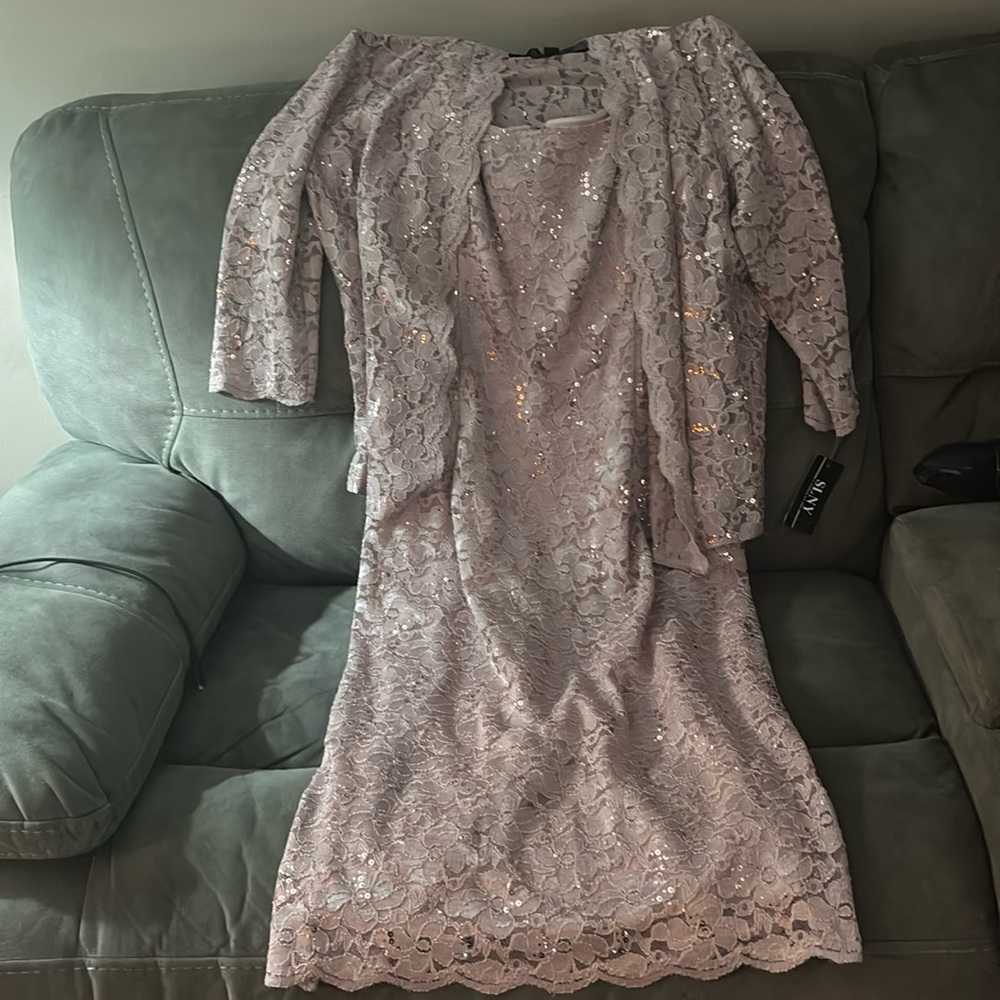 Elegant Women’s dress. Maybe/Dusty Rose. Size 16. New with tags.
